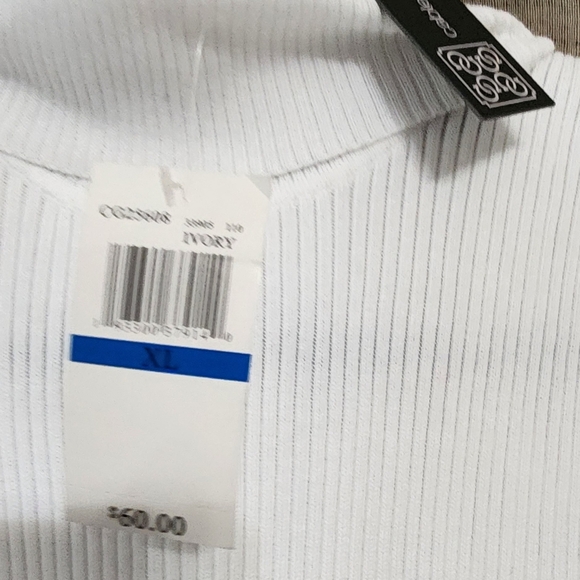 Cable & Gauge Sleeveless Turtleneck - Picture 3 of 3